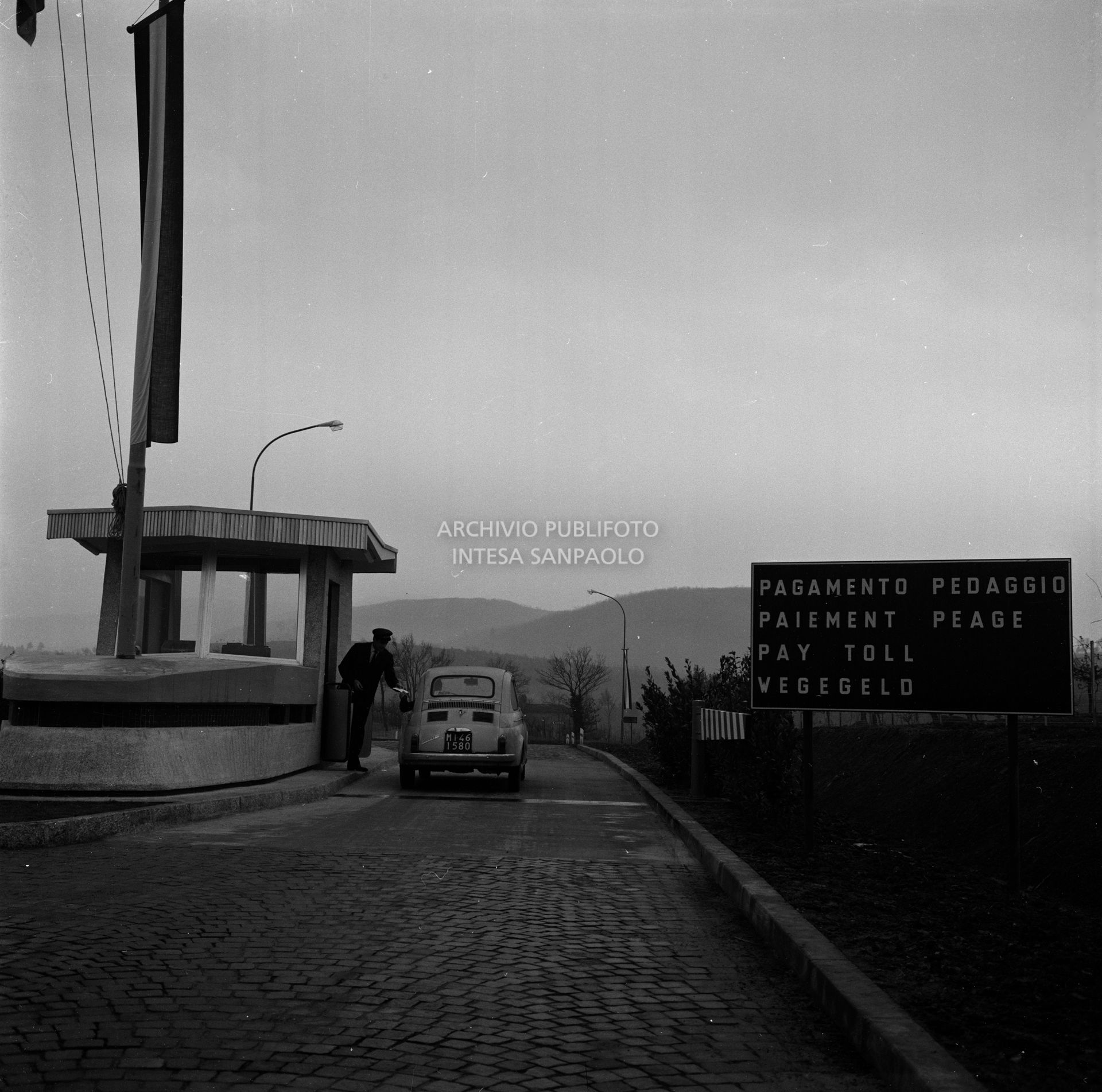 Primo giorno di apertura al pubblico dell'Autostrada del Sole, tratta Bologna-Firenze
