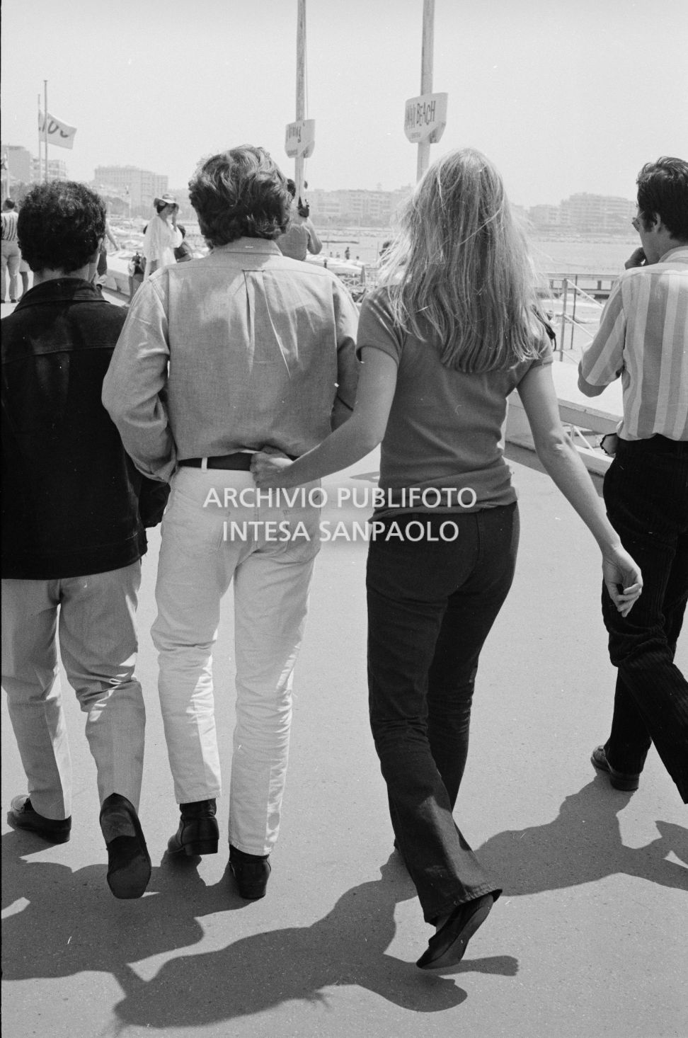 Roman Polański e Sharon Tate sulla Croisette a Cannes nei giorni del Festival