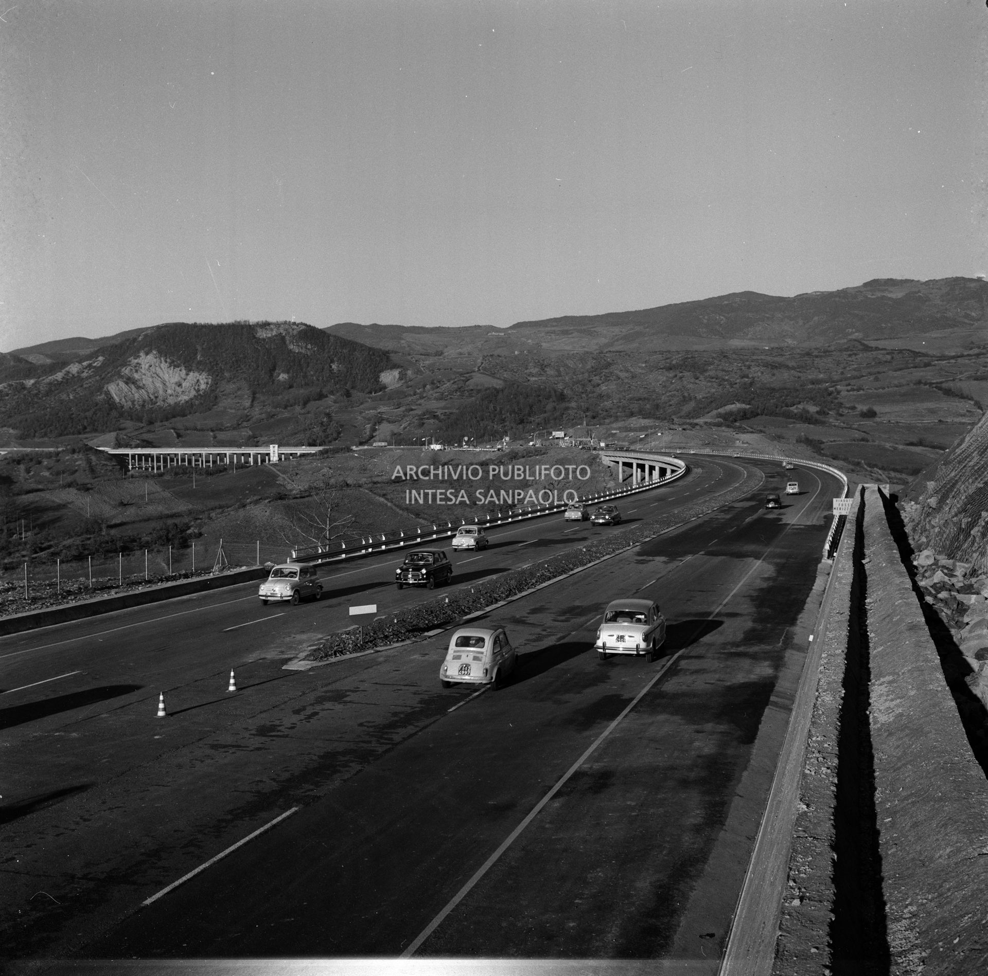 Primo giorno di apertura al pubblico dell'Autostrada del Sole, tratta Bologna-Firenze
