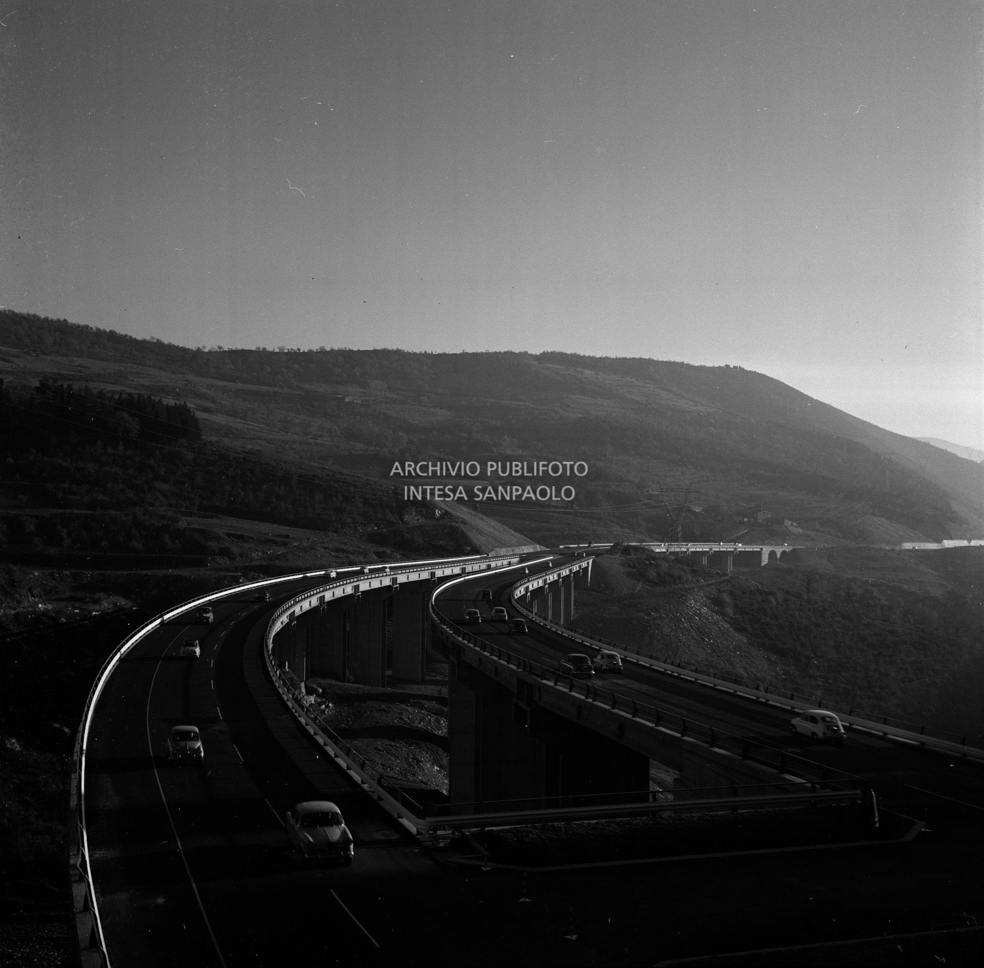 Primo giorno di apertura al pubblico dell'Autostrada del Sole, tratta Bologna-Firenze