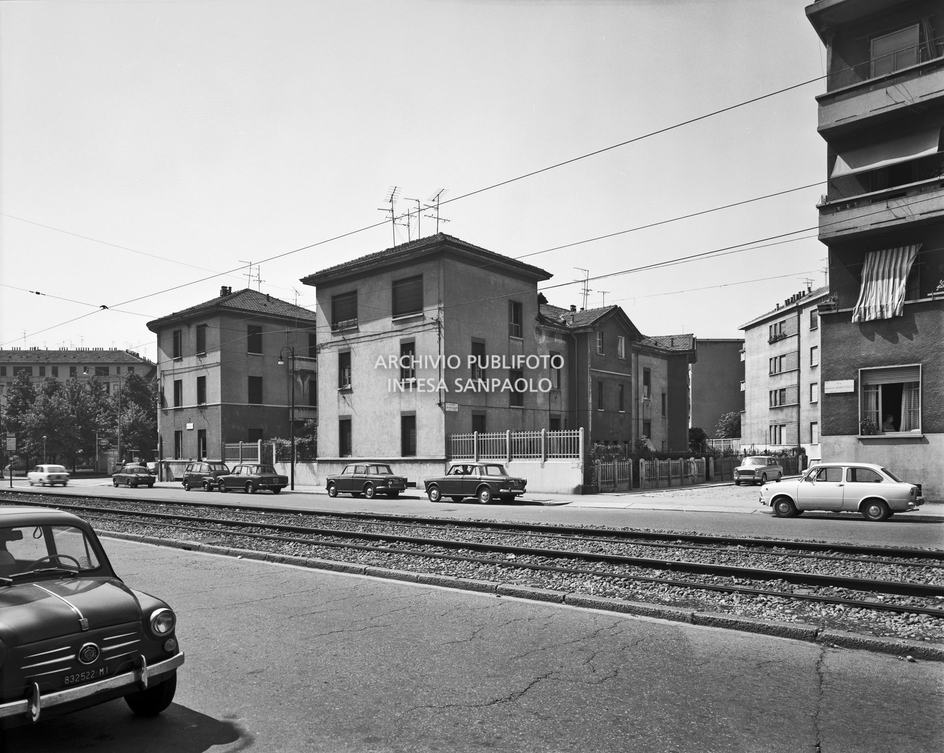 Istituto Case Popolari, abitazioni all'angolo tra via Mariotto Albertinelli e via Privata Cristoforo Allori