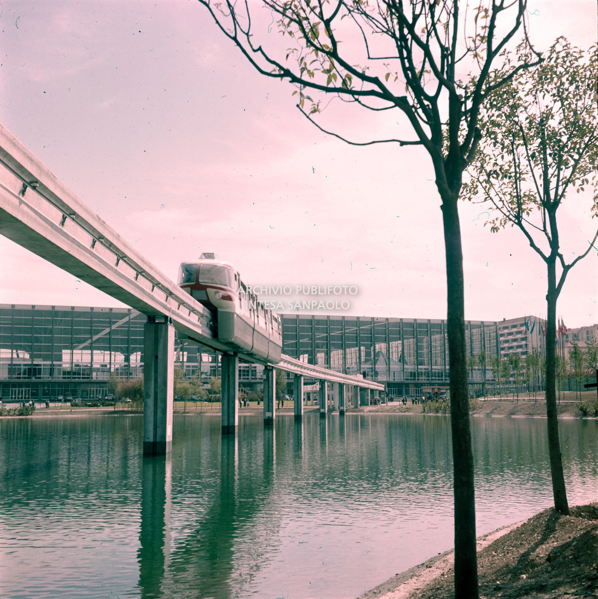 Monorotaia che collegava i due poli del quartiere di Torino dove si svolse l'Esposizione Internazionale del Lavoro "Italia '61"