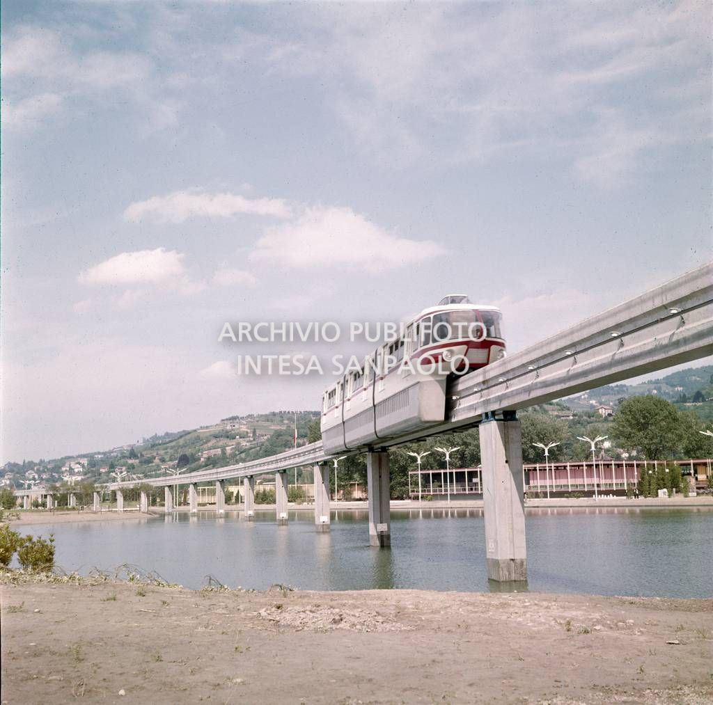 Monorotaia che collegava i due poli del quartiere di Torino dove si svolse l'Esposizione Internazionale del Lavoro "Italia '61"