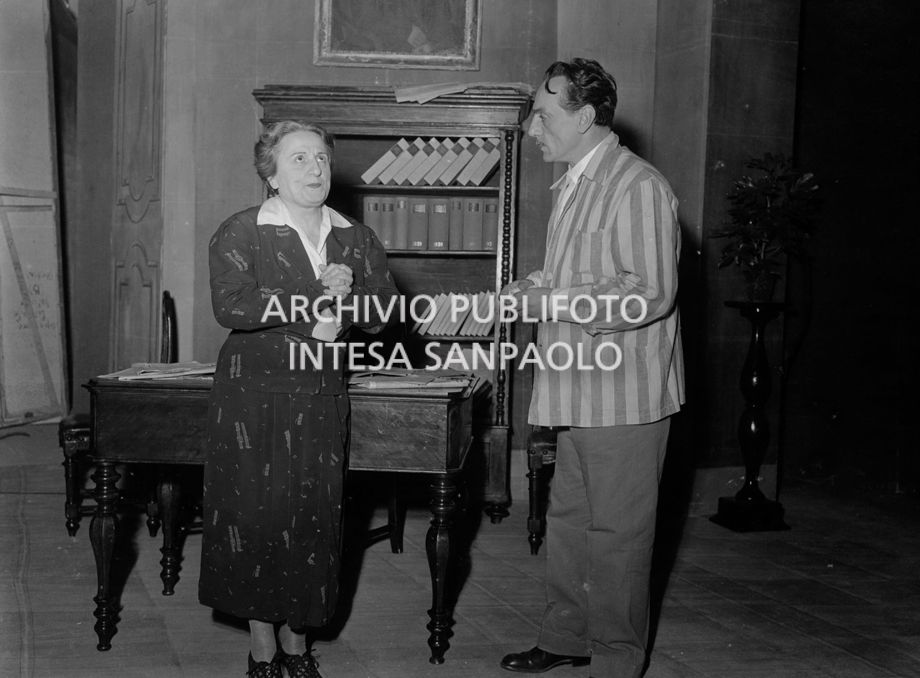 Titina ed Eduardo De Filippo durante uno spettacolo al Teatro Manzoni di Milano<br>83134