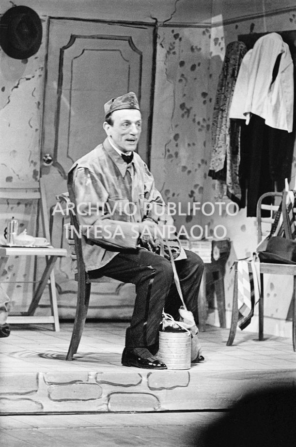 Eduardo De FIlippo sul palcoscenico del Teatro Gerolamo<br>455265