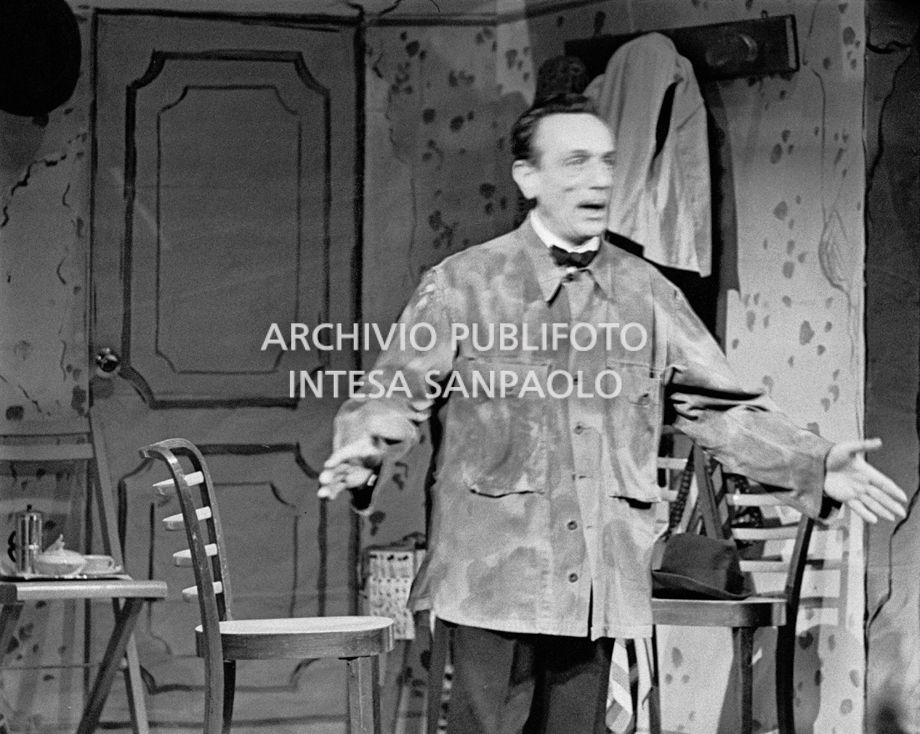 Eduardo De FIlippo sul palcoscenico del Teatro Gerolamo<br>455266