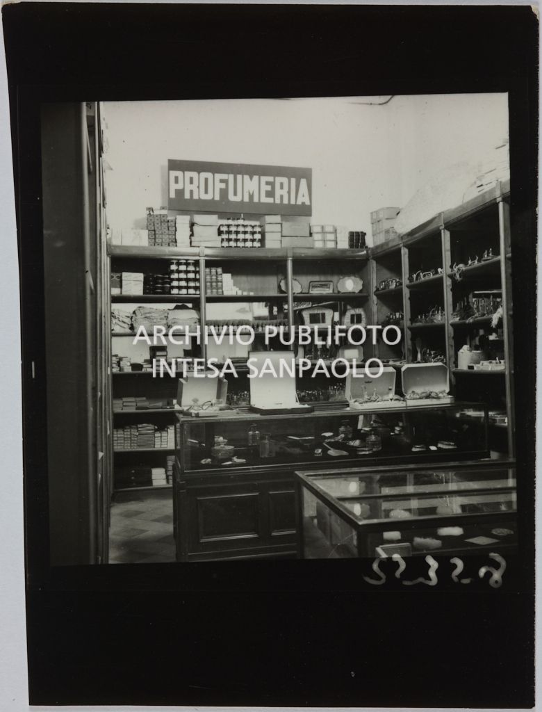 Rinascente. Upim. Via Agnello (Vendita in rifugio)