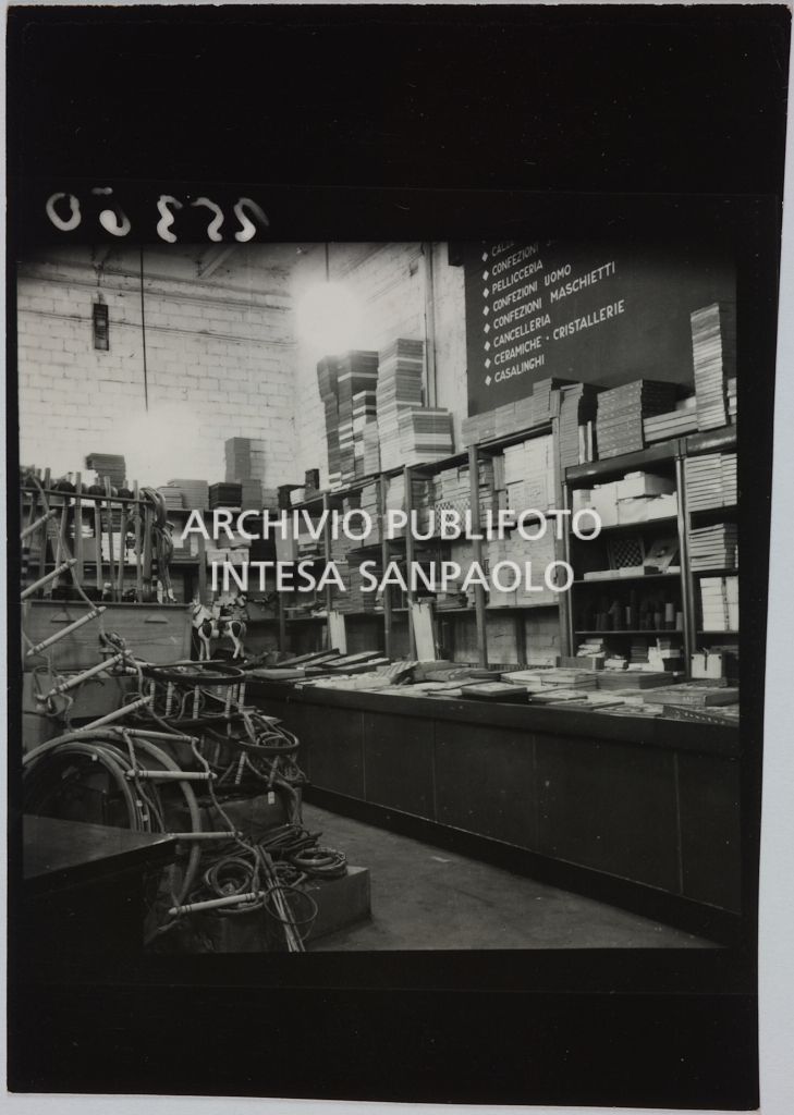 Rinascente. Upim. Via Agnello (Vendita in rifugio)