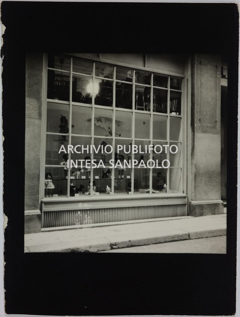 Rinascente. Upim. Via Agnello (Vendita in rifugio)