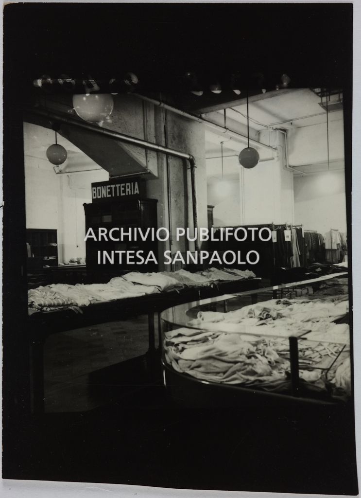 Rinascente. Upim. Via Agnello (Vendita in rifugio)