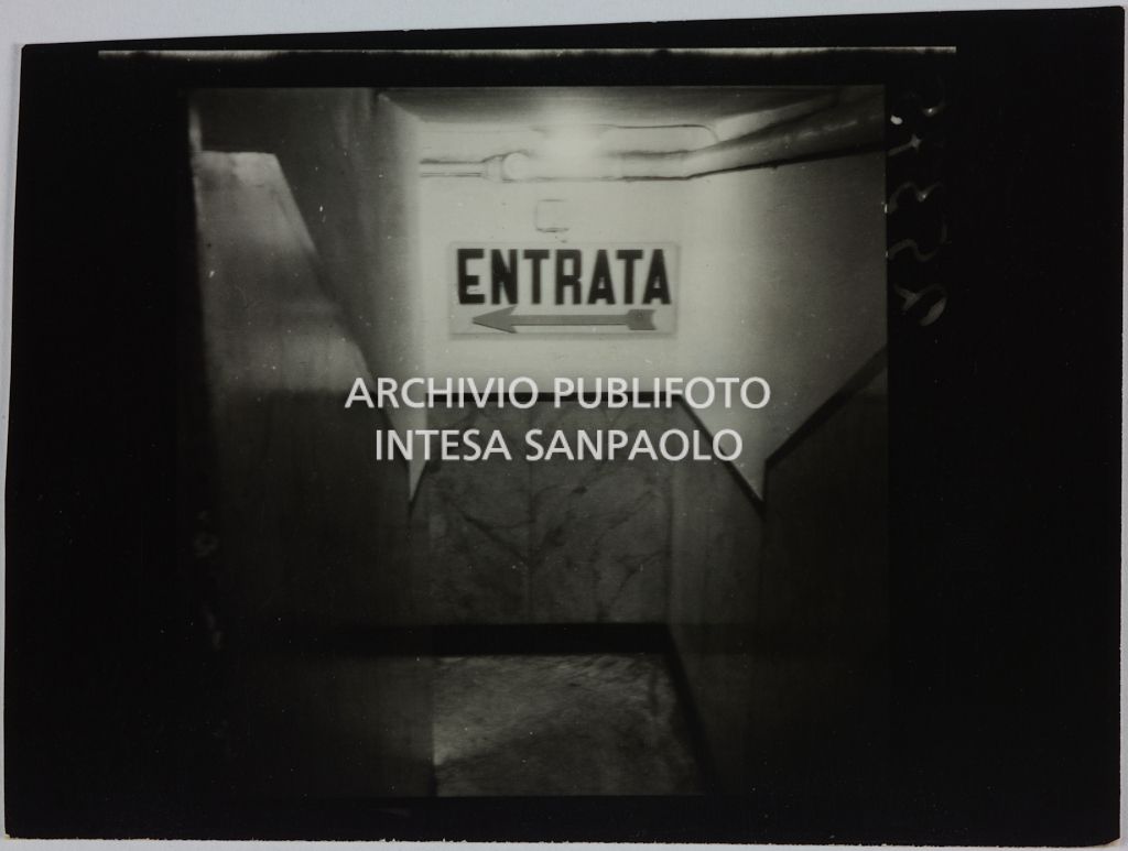 Rinascente. Upim. Via Agnello (Vendita in rifugio)