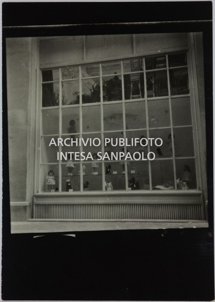 Rinascente. Upim. Via Agnello (Vendita in rifugio)