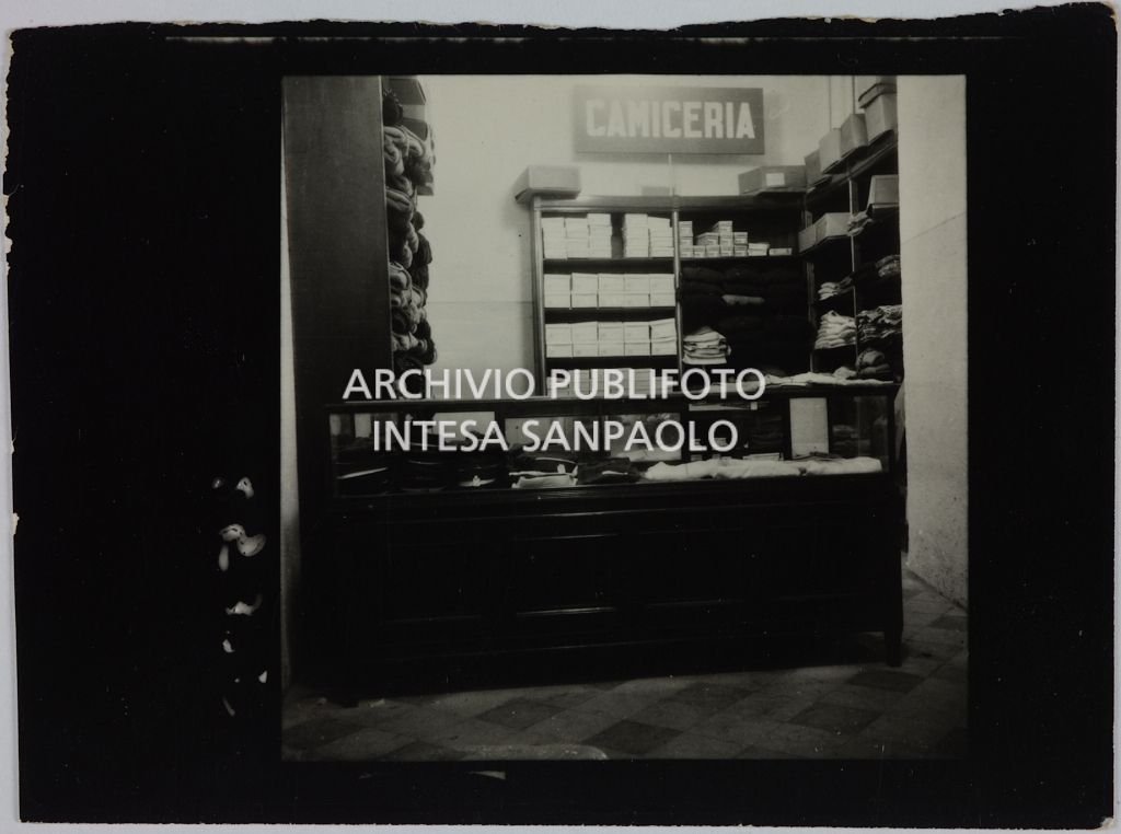 Rinascente. Upim. Via Agnello (Vendita in rifugio)