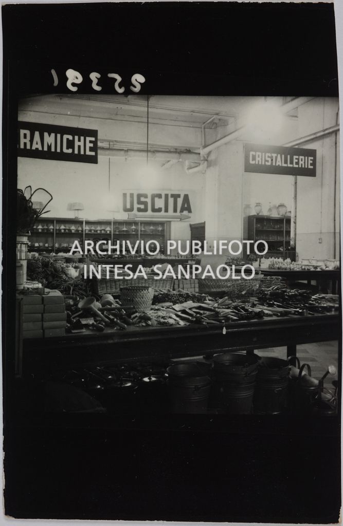 Rinascente. Upim. Via Agnello (Vendita in rifugio)