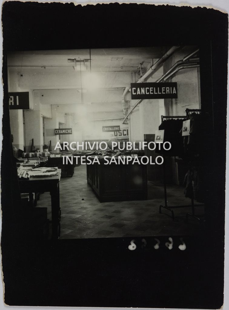 Rinascente. Upim. Via Agnello (Vendita in rifugio)