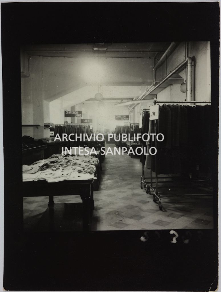 Rinascente. Upim. Via Agnello (Vendita in rifugio)