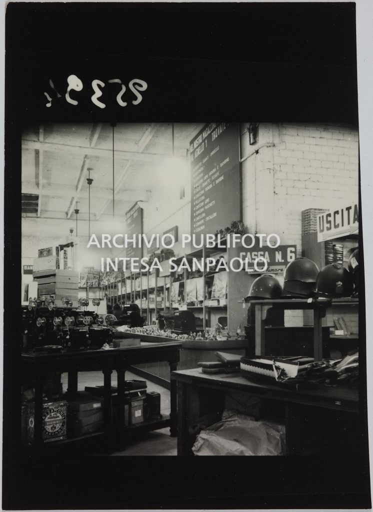 Rinascente. Upim. Via Agnello (Vendita in rifugio)