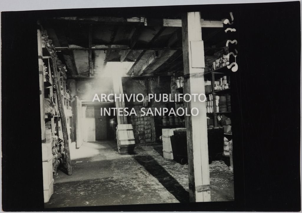 Rinascente. Upim. Via Agnello (Vendita in rifugio)