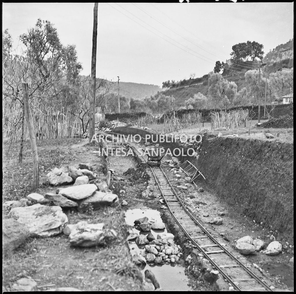 Ferrovia Decauville nei pressi dello stabilimento Belsana<br>26662