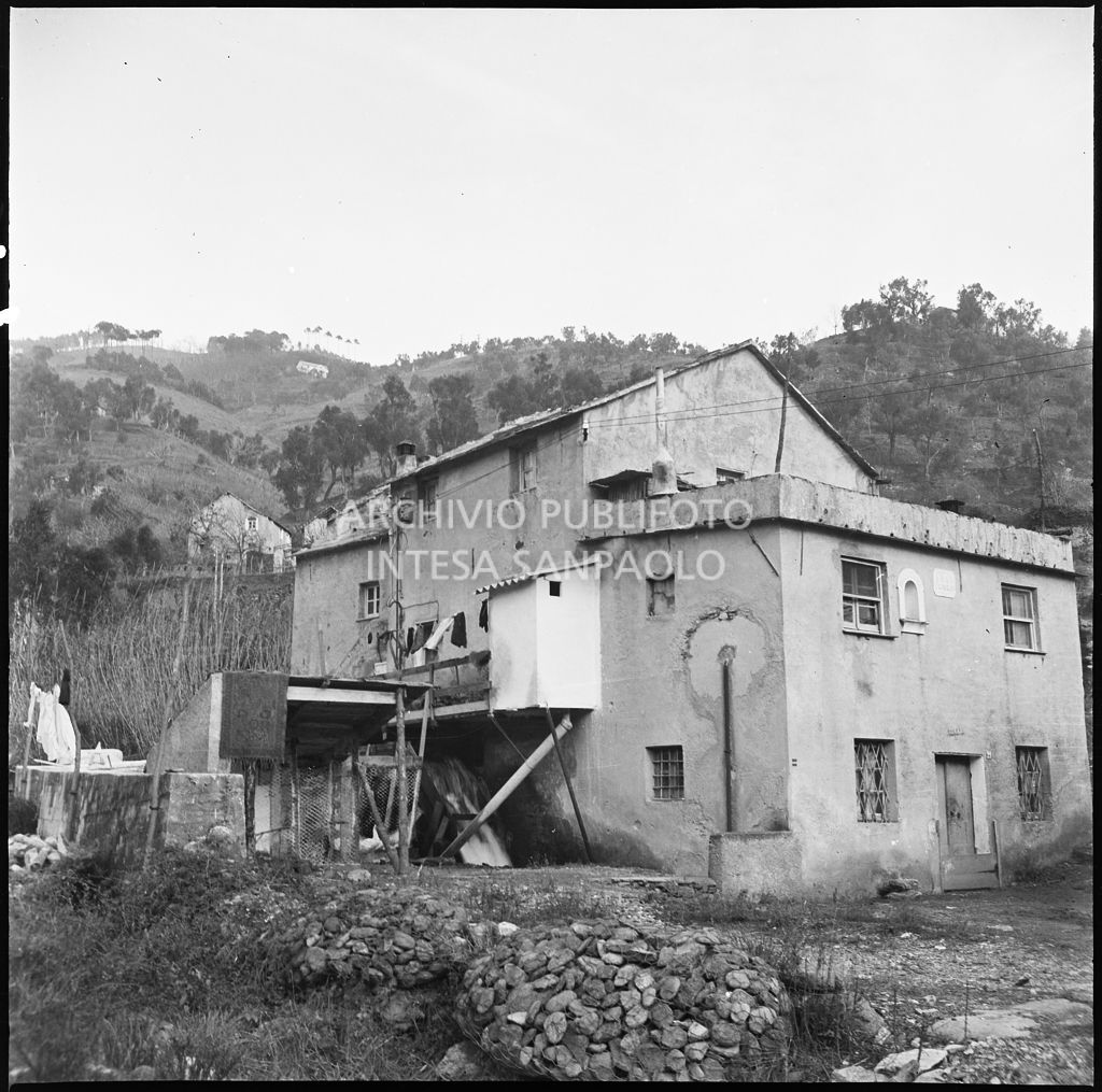 Edificio con mulino<br>26677