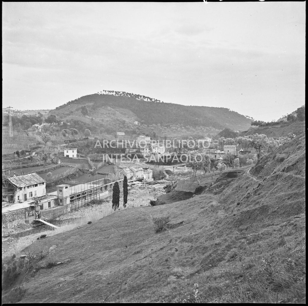 Veduta della valle dove sorge lo stabilimento Belsana<br>26697