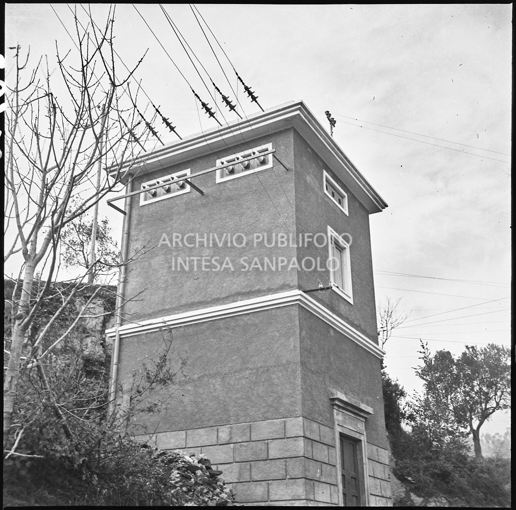 Cabina elettrica nei pressi dello stabilimento Belsana<br>26716