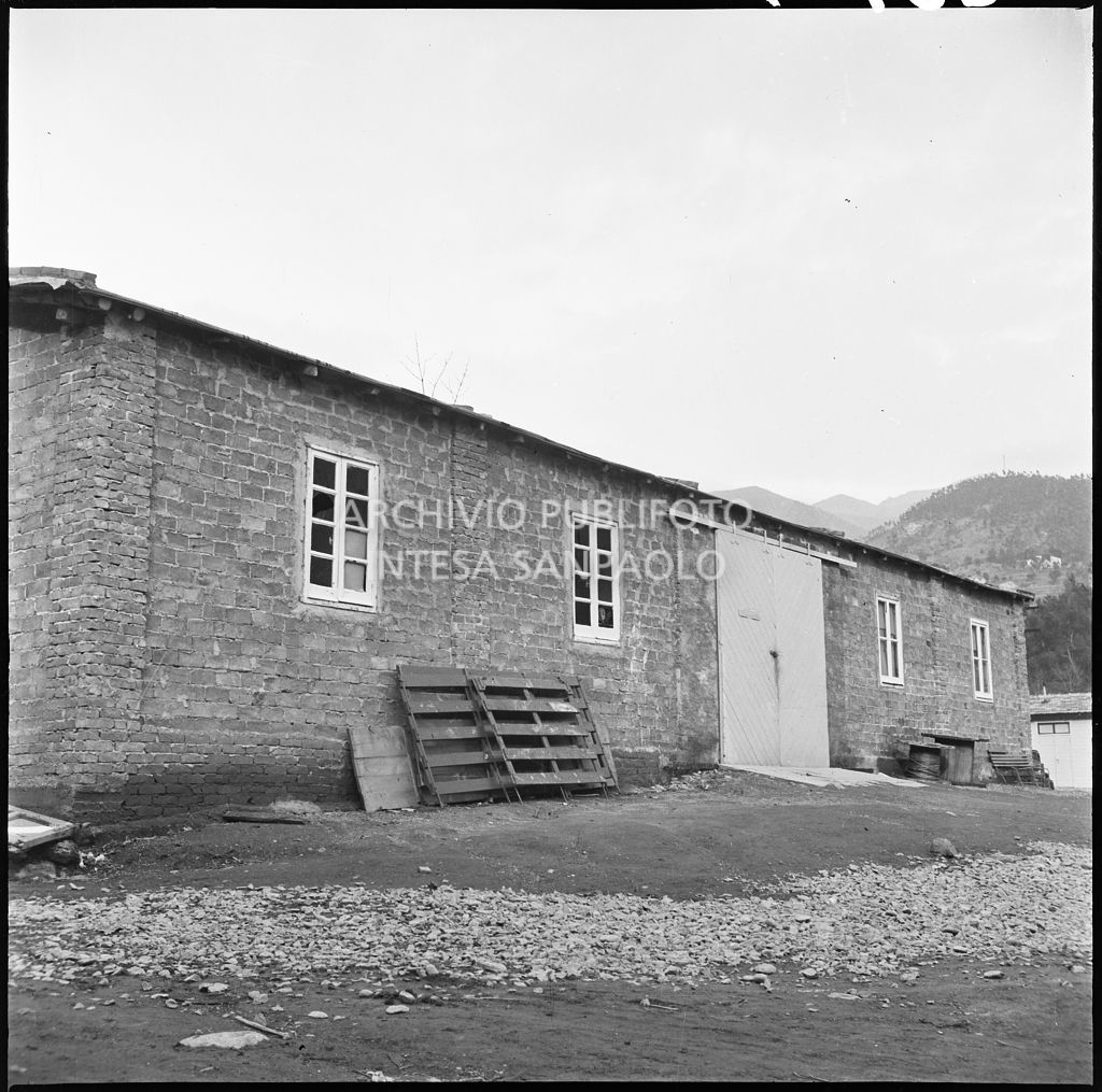 Veduta esterna di un fabbricato dello stabilimento Belsana<br>26719