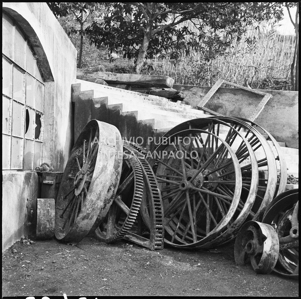 Materiale industriale nei pressi dello stabilimento Belsana<br>26721