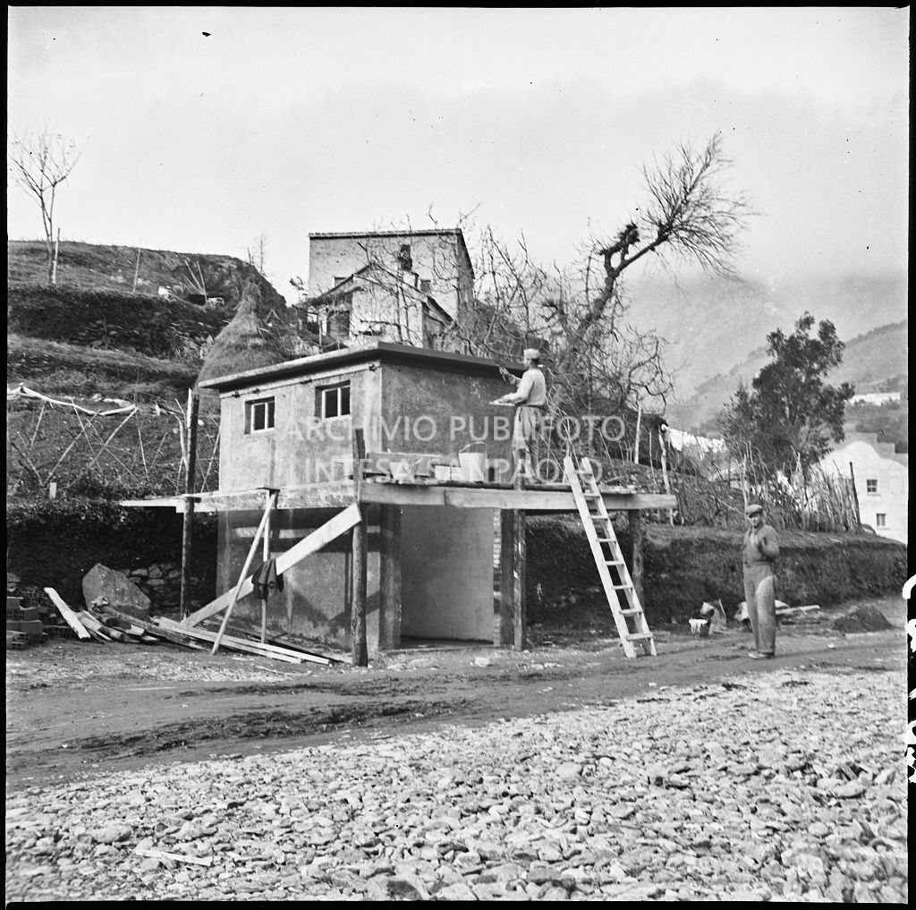 Cantiere di ricostruzione dello stabilimento Belsana danneggiato dai bombardamenti<br>26729