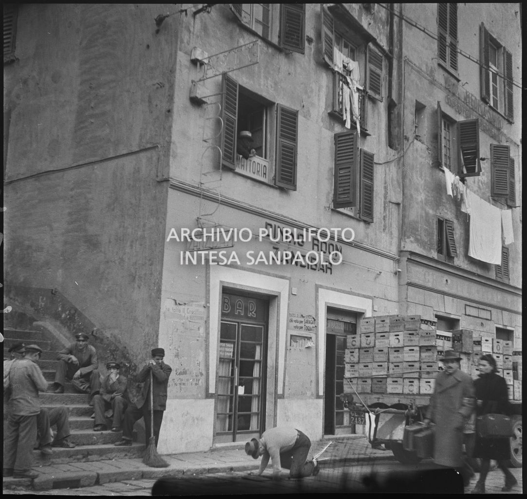Ingresso del Dining Room Zanzibar in via Antonio Gramsci a Genova<br>23291