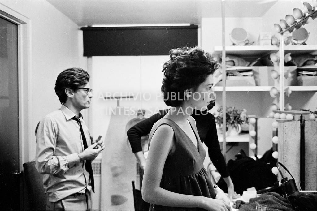Benedetta Barzini e Richard Avedon in camerino<br>727793/11