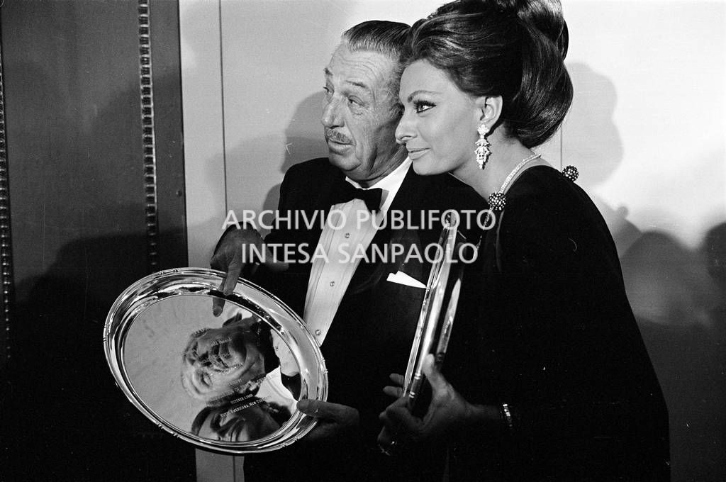 Walt Disney e Sophia Loren<br>727042/15