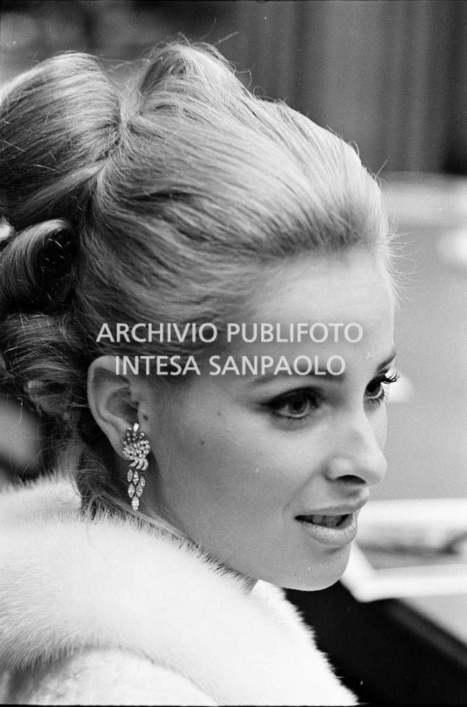 Camilla Sparv<br>727042/34