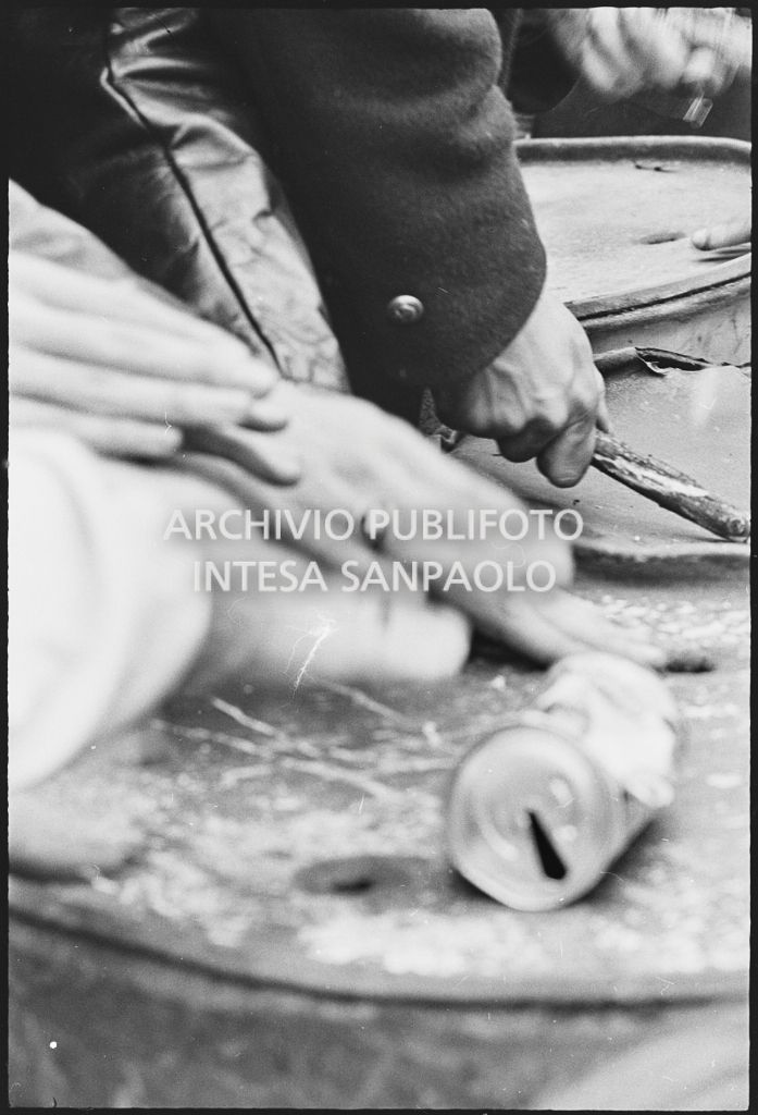 Dimostranti alla marcia contro la guerra in Vietnam promossa dallo Spring Mobilization Committee a New York