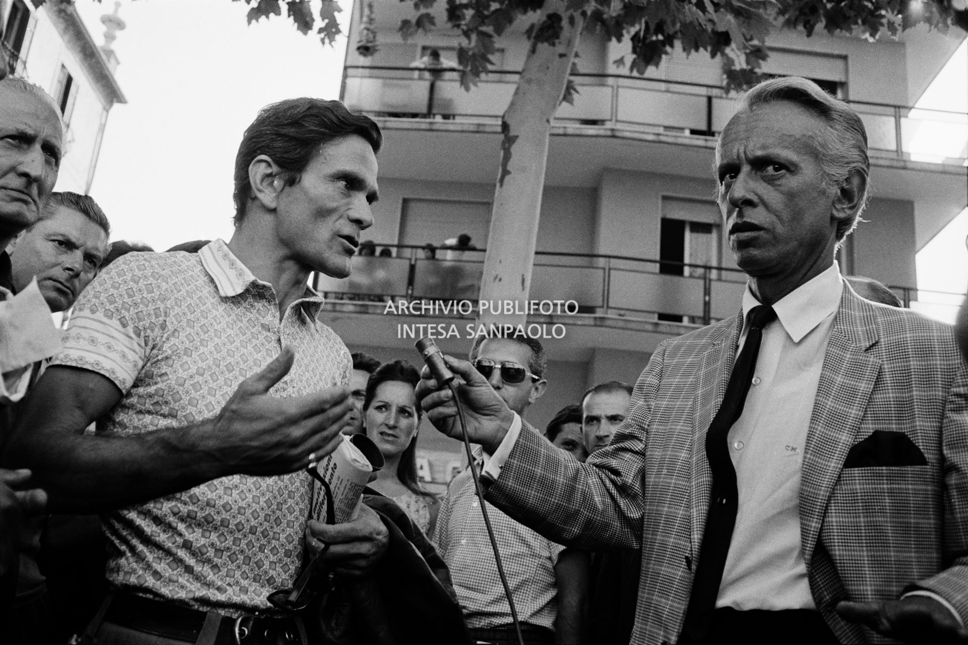 Proteste alla Mostra internazionale d'arte cinematografica: Pier Paolo Pasolini intervistato da Carlo Mazzarella