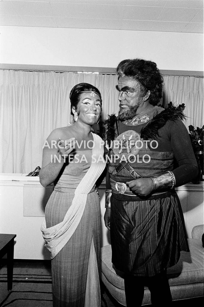Gabriella Tucci (Aida) e Anselmo Colzani (Amonasro) in costume<br>727341/30