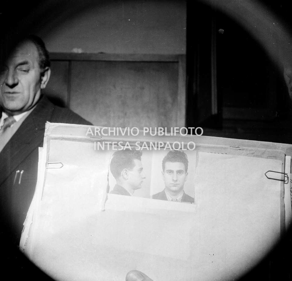 Riproduzione della foto segnaletica di Ugo Ciappina, uno dei componenti della banda di via Osoppo