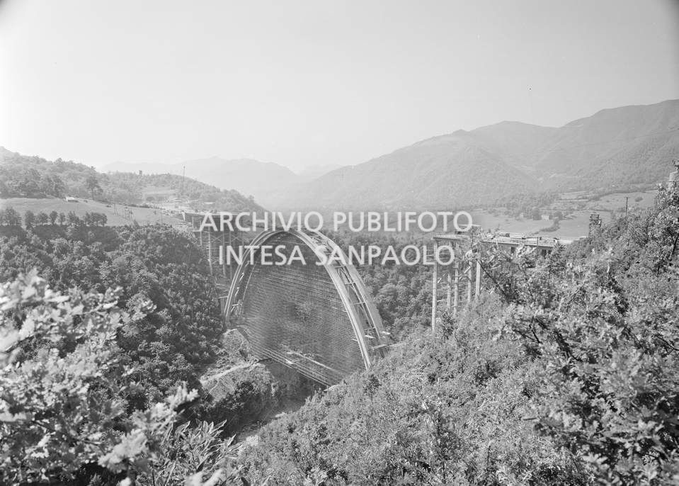 Veduta del viadotto Biscione (Bologna-Firenze) in costruzione
