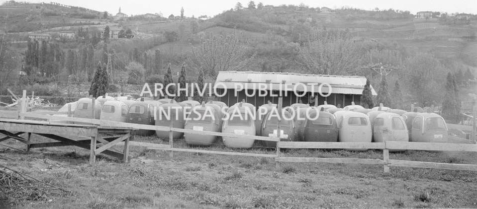 Le cabine dell'ovovia che collegava la stazione vicina ai padiglioni della "Mostra delle Regioni" al colle di Cavoretto costruita in occasione di "Italia 61", l'Esposizione Internazionale del Lavoro, organizzata per celebrare il primo centenario dell'Unità d'Italia a Torino