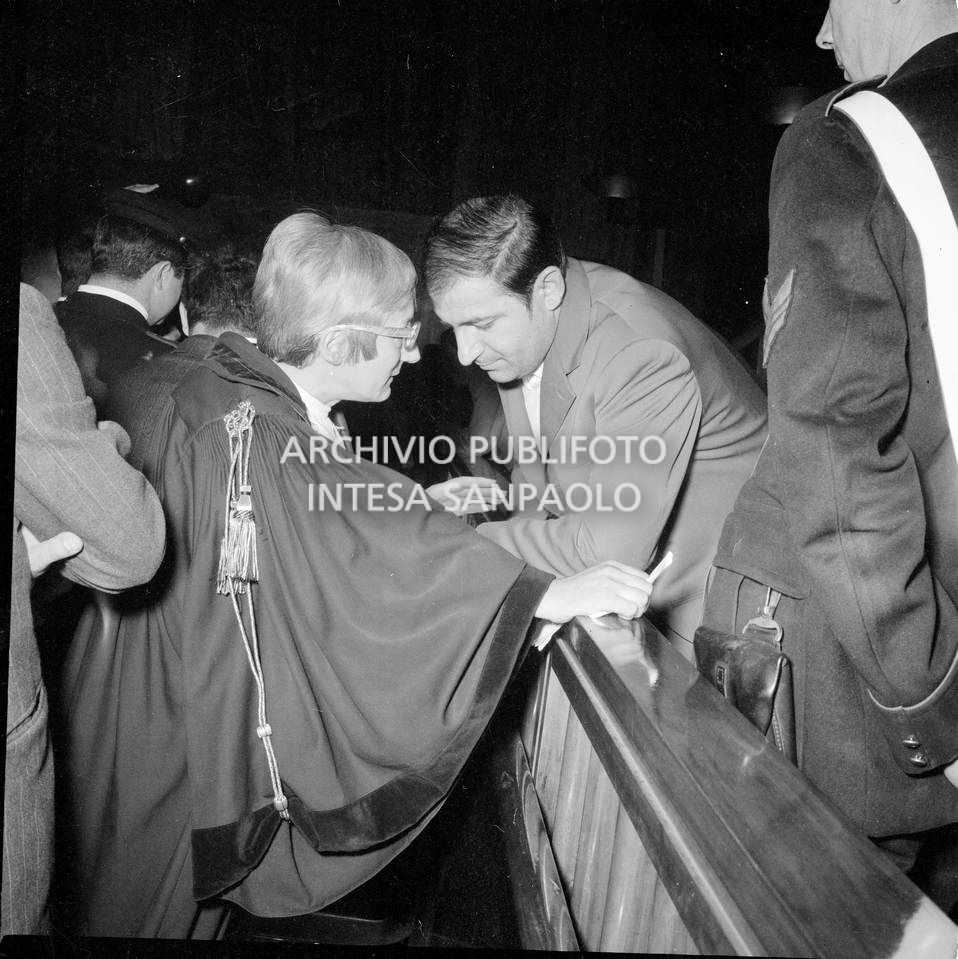 Un momento dell'attesa della sentenza del processo in cui sono imputati i membri della banda Cavallero