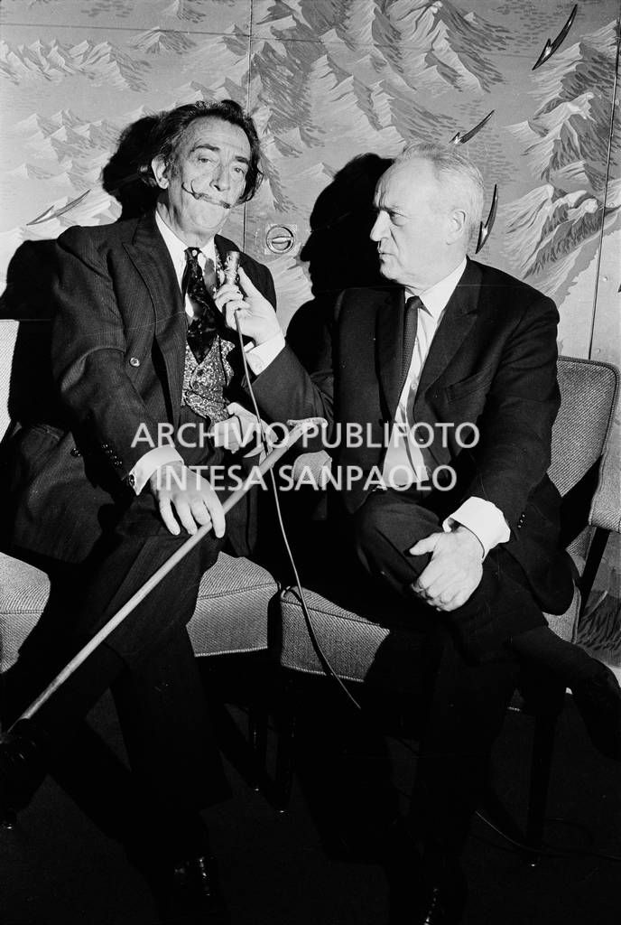 Salvador Dalì in compagnia di Ruggero Orlando<br>728216/18