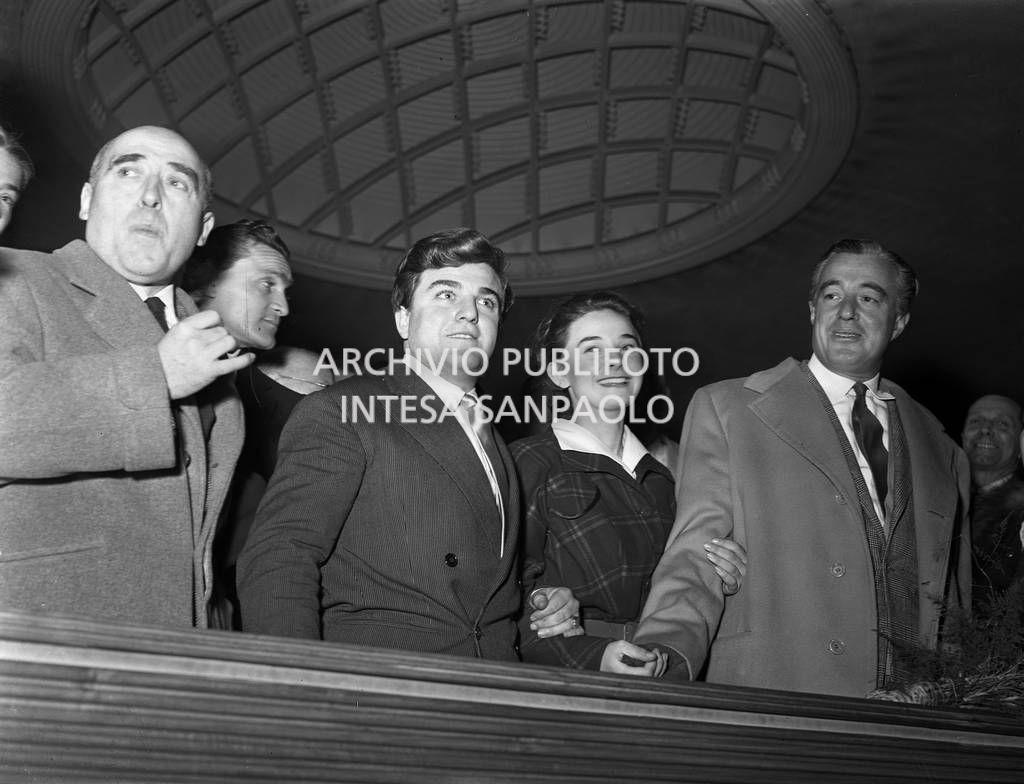 Anteprima del film "Miracolo a Milano": da sinistra Cesare Zavattini, Francesco Golisano, Brunella Bovo e Vittorio De Sica<br>87918