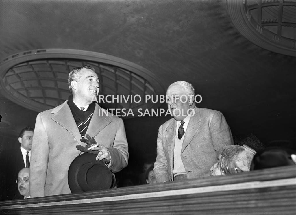 Anteprima del film "Miracolo a Milano": Vittorio De Sica (a sinistra) e Guglielmo Barnabò<br>87921