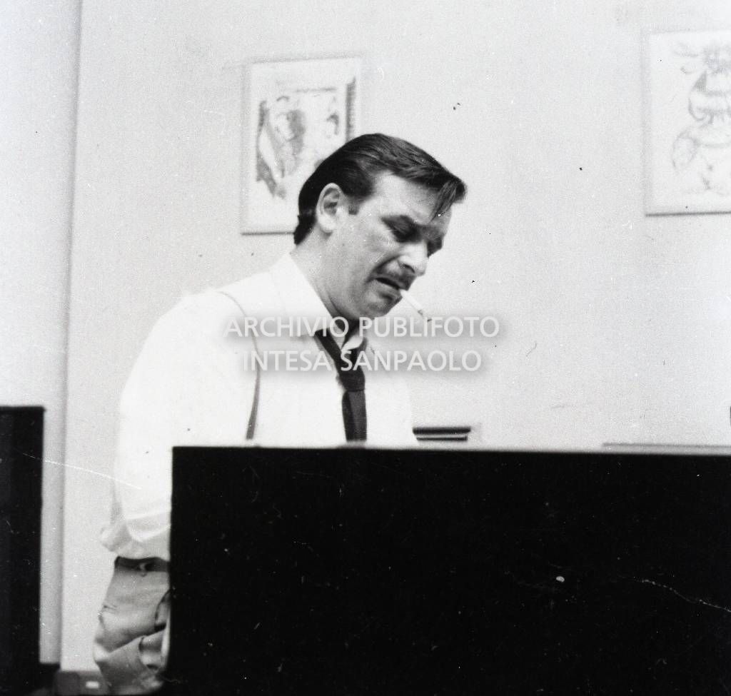 Fred Buscaglione al pianoforte