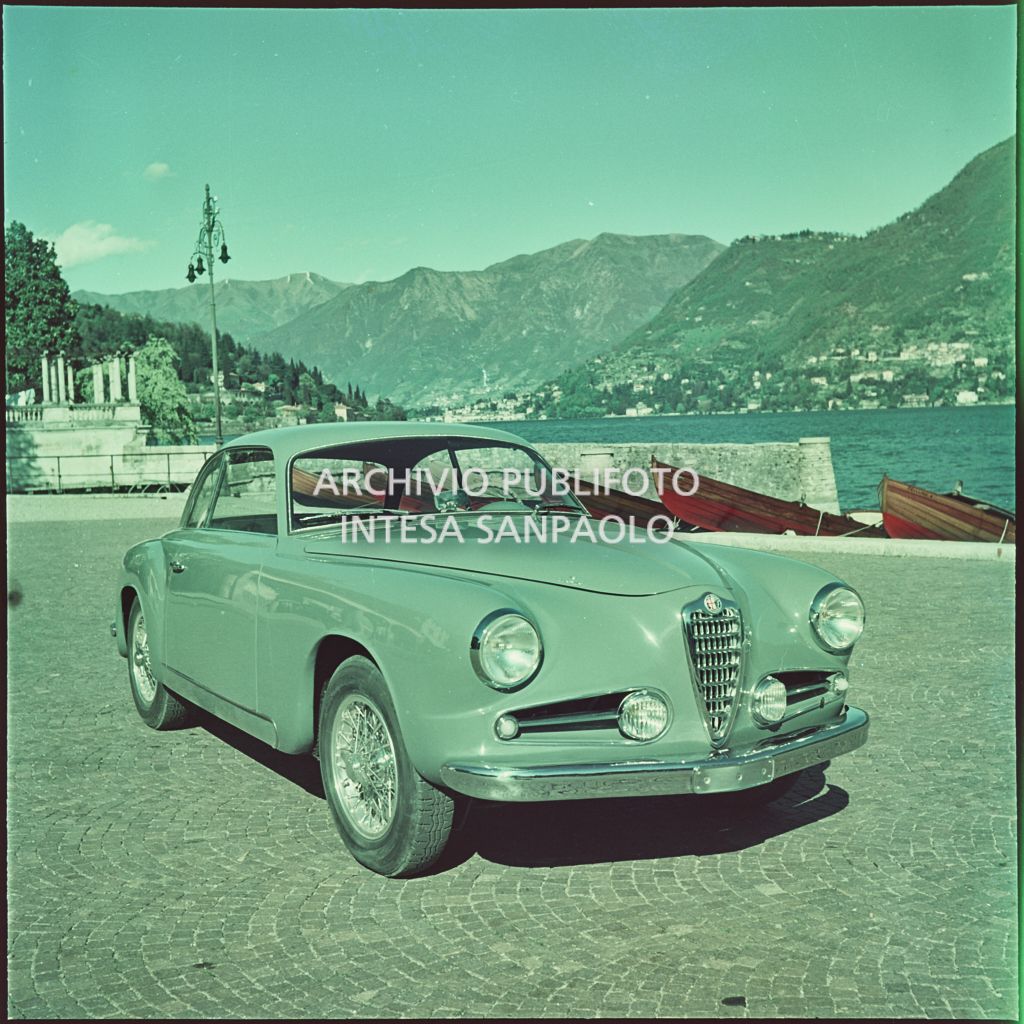 Alfa Romeo 1900C in riva al lago di Como
