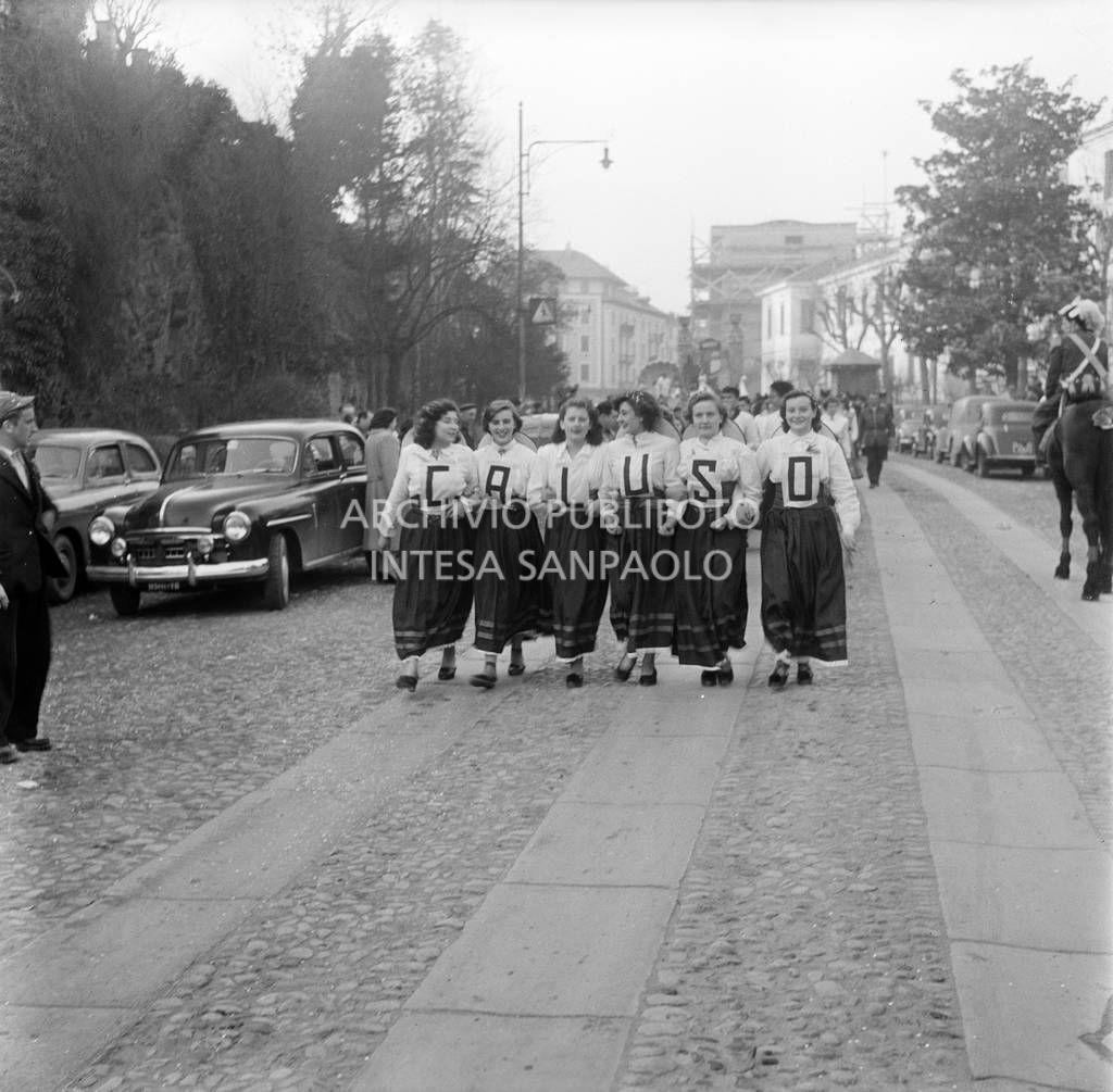 Sfilata al Carnevale d'Ivrea<br>120175