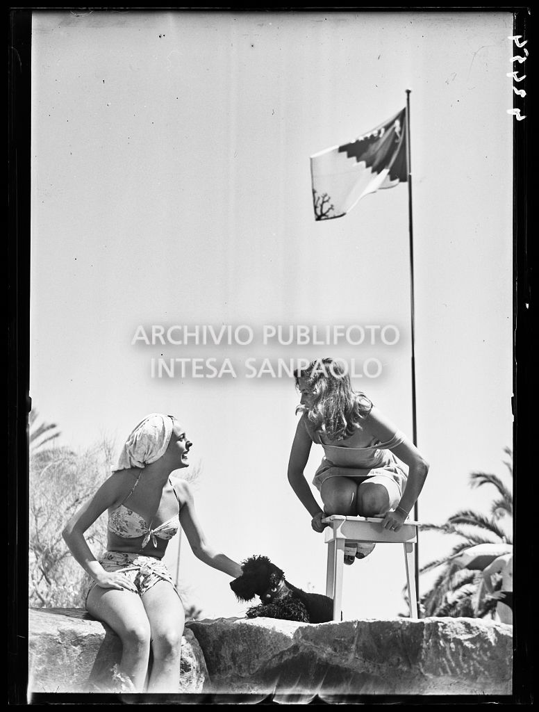 Sanremo. Nuova piscina e bagnanti