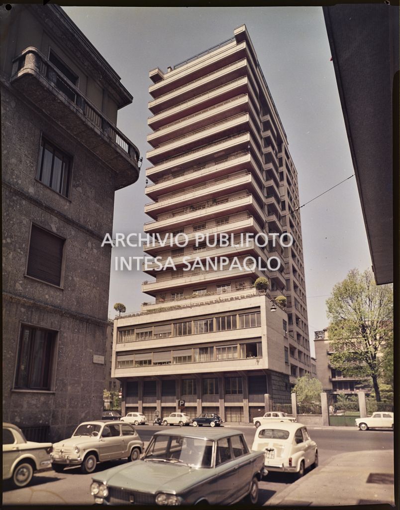 Torre Monforte in corso Monforte 36 a Milano