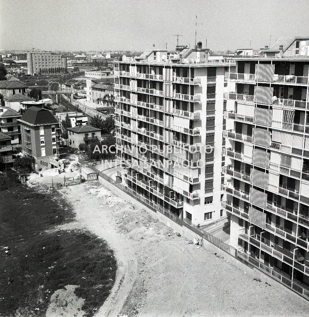 Scorcio dall'alto di edifici vicino a via Cagliero e via Stefini a Milano