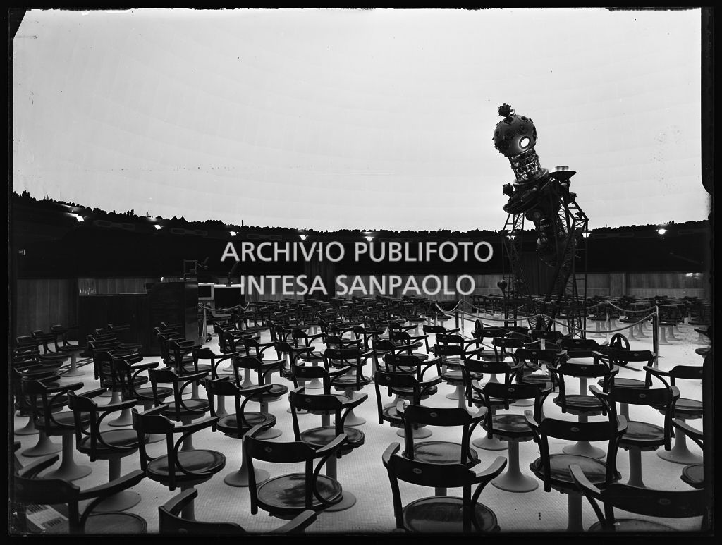 La sala della cupola del Civico Planetario Hoepli di Milano completamente rinnovato e pronto per l'inaugurazione.